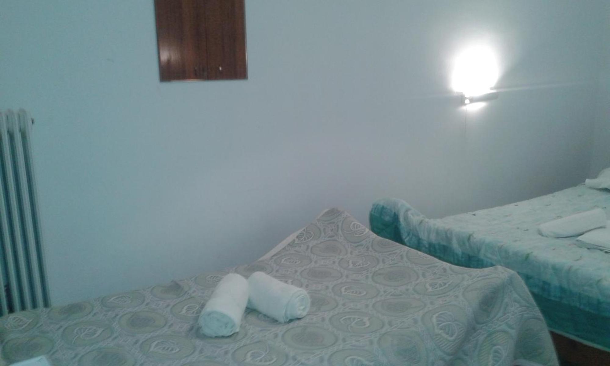 Manoleas Rooms To Let Leonidio Room photo