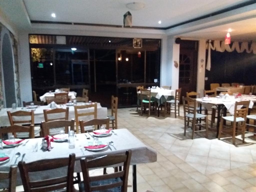 Manoleas Rooms To Let Leonidio Exterior photo